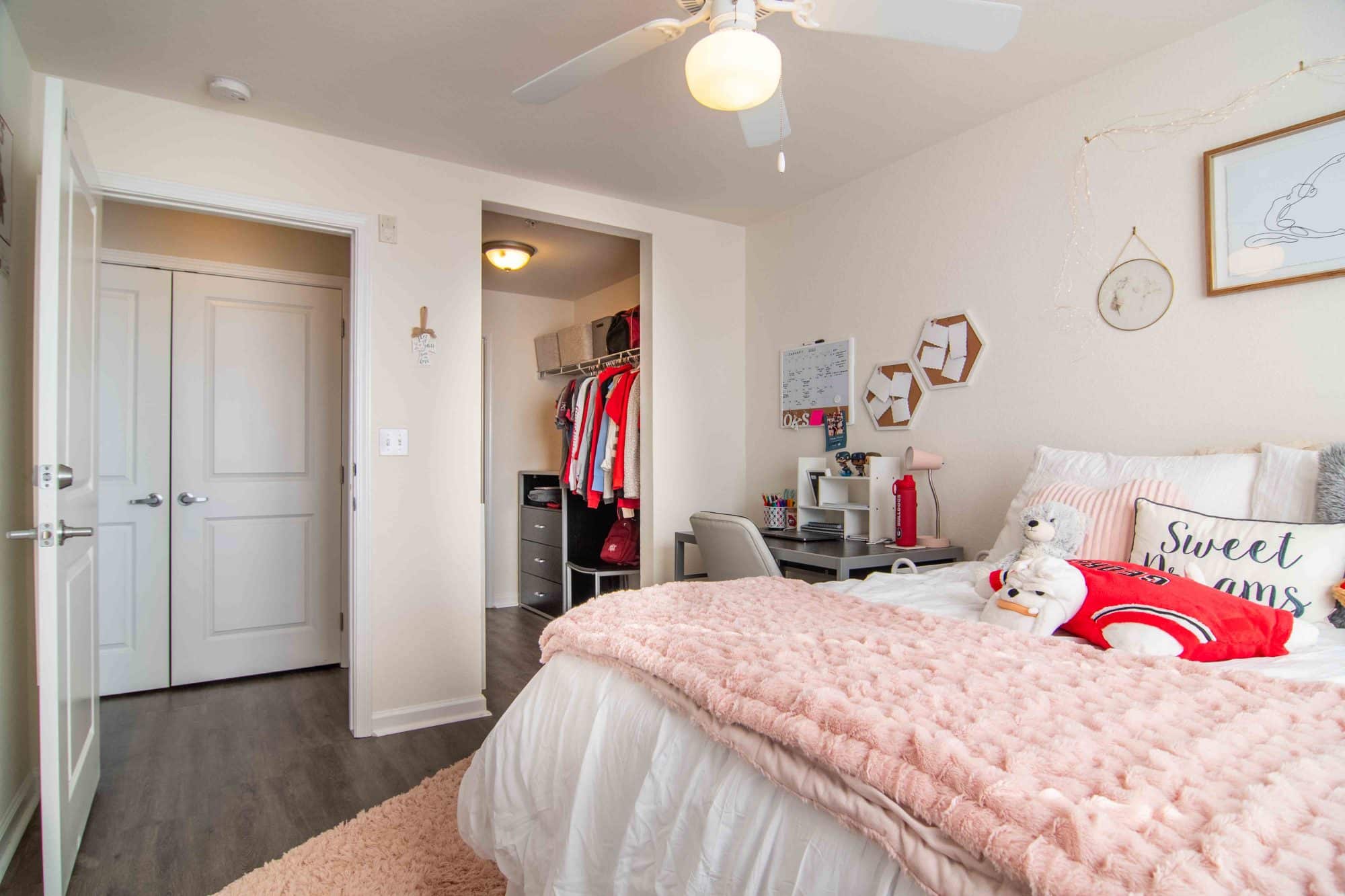 the flats at carrs hill apartments near uga fully furnished bedroom walk in closet